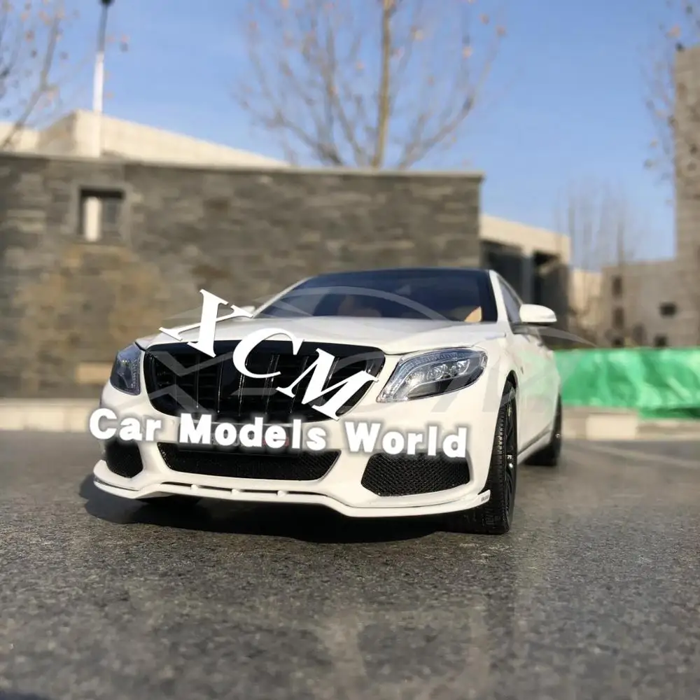 

Diecast Car Model for Almost Real 900 S-Class 1:18 (White) + SMALL GIFT!!!!!