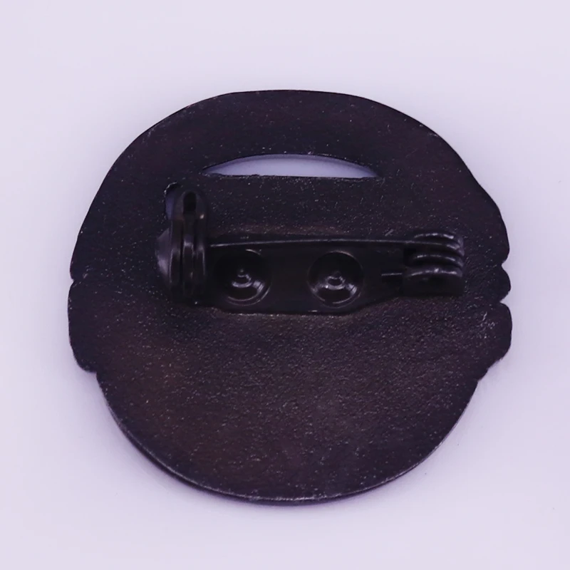 This stdands for the whole Deutschland, a Germany flag pin oak leaves brooch always shows your patriotic nature