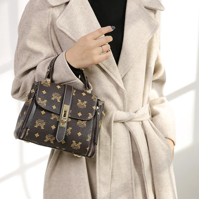 Europeu e Americano Retro de um Ombro Crossbody Bolsa Feminina Tendência All-combining Simples 2021