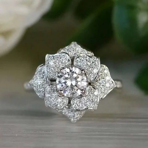 Creative Flower-shaped Women Rings for Party Full Paved Shiny CZ Stobe Crystal Rings High Quality Female Fashion Jewelry