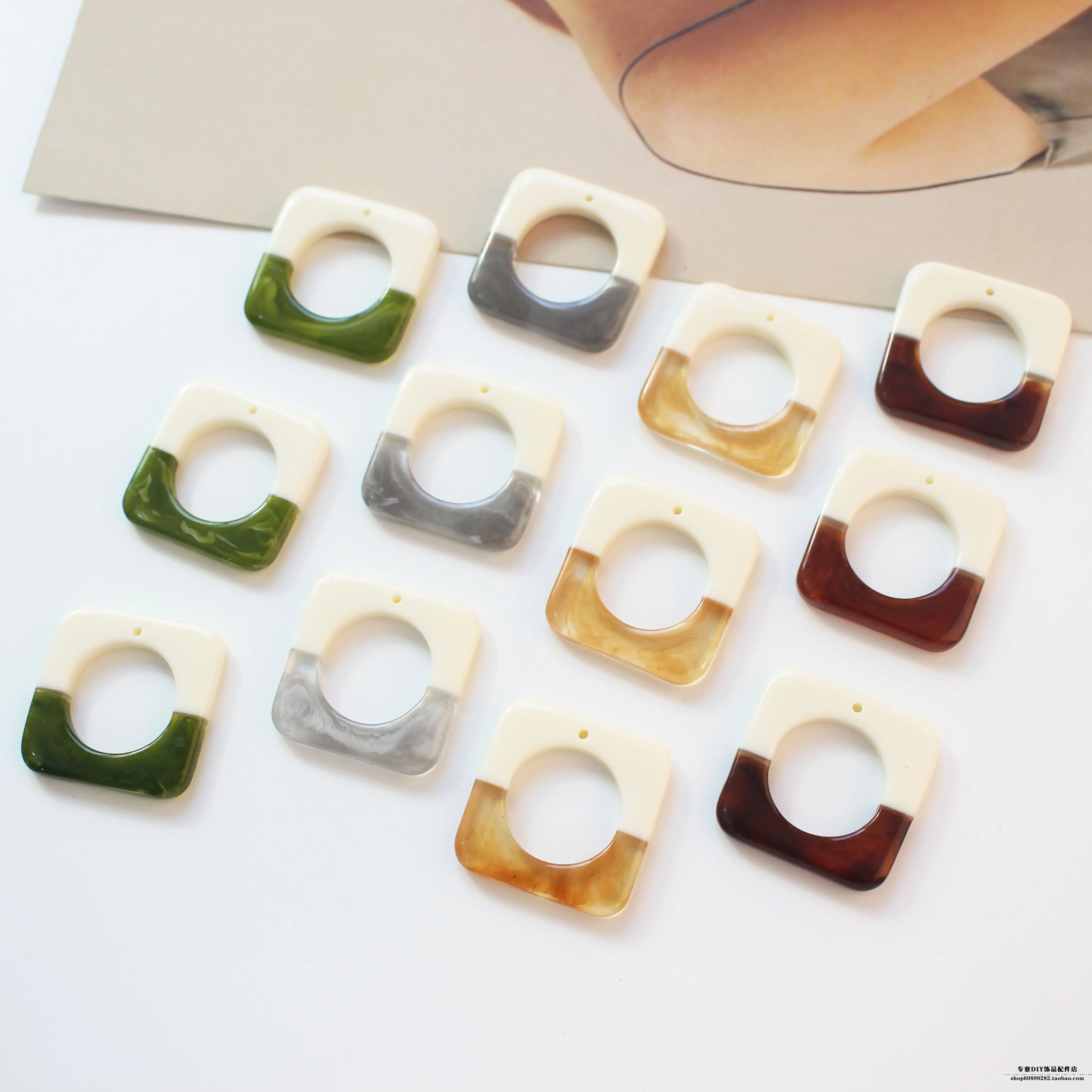

New arrived 30pcs/lot 26mm acrylic/resin two color splice geometry square shape beads diy jewelry earring/garment accessory