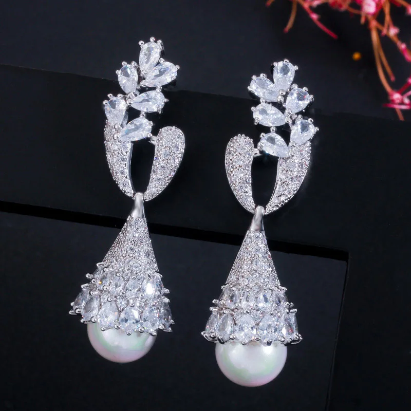silver CWWZircons элегантные симметричные Висячие длинные жемчужные Висячие серьги для женщин трендовые кубические циркония свадебные украшения CZ622 - Окраска металла: silver