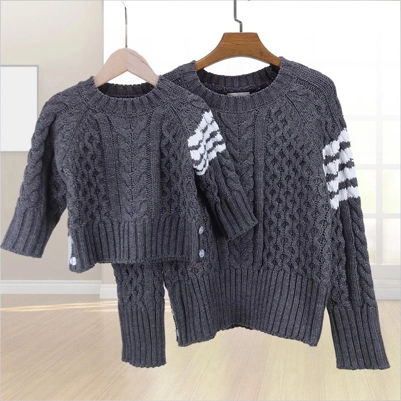 

Korean Version Of The Blockbuster High-End College Style Family Parent-Child Wear Twist Stripe Long-Sleeved Pullover