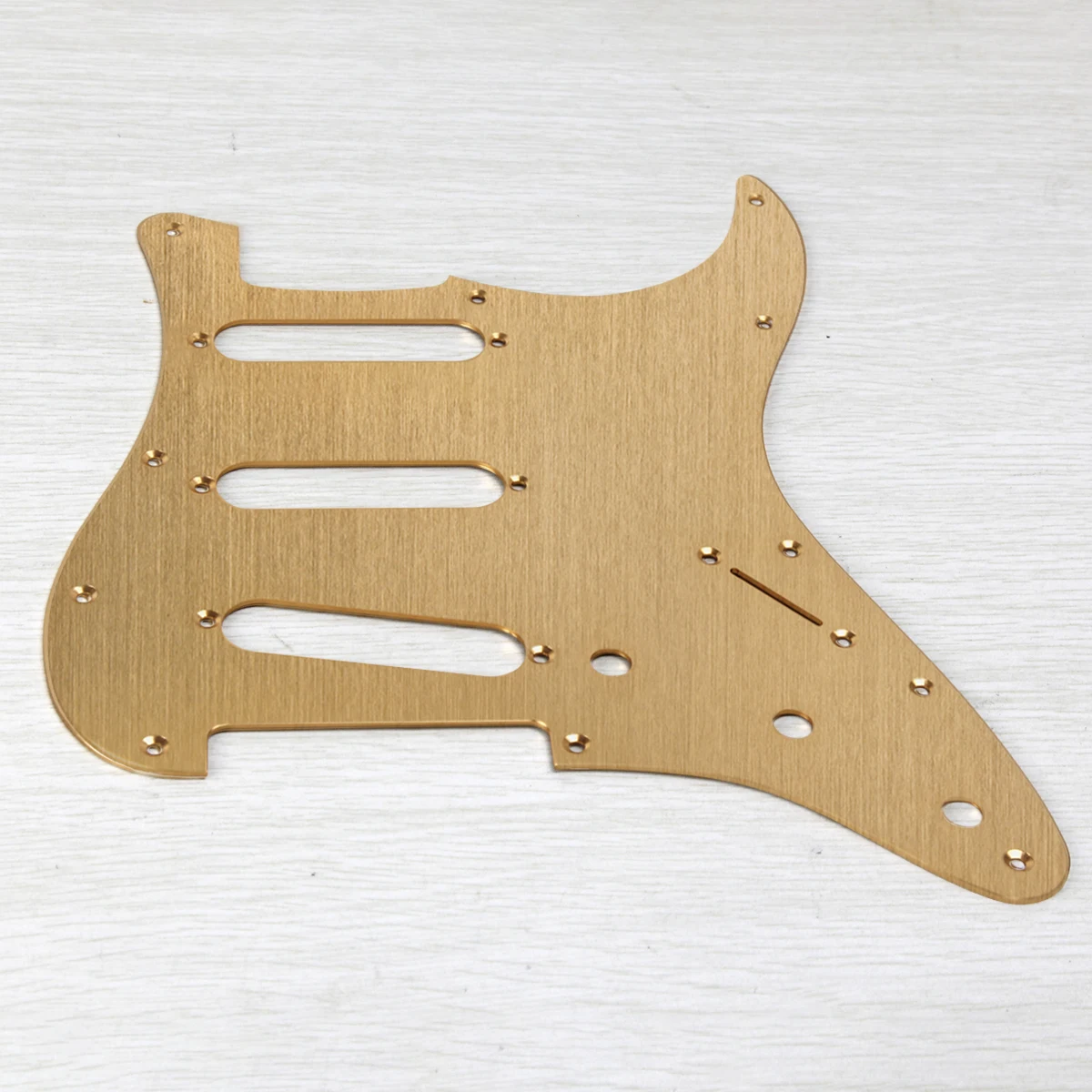 FLEOR Gold Metal pick guard 11 отверстий SSS электрогитара pick Guard скретч пластина с винтами для Strat гитары запчасти