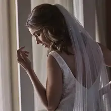 Элегантные Длинные свадебная фата с металлическая расческа жемчужины мягкие из одного предмета, с очень тонкой шёлковой сеткой для вуалеток и Слои соборный Свадебный вуаль свадебные аксессуары