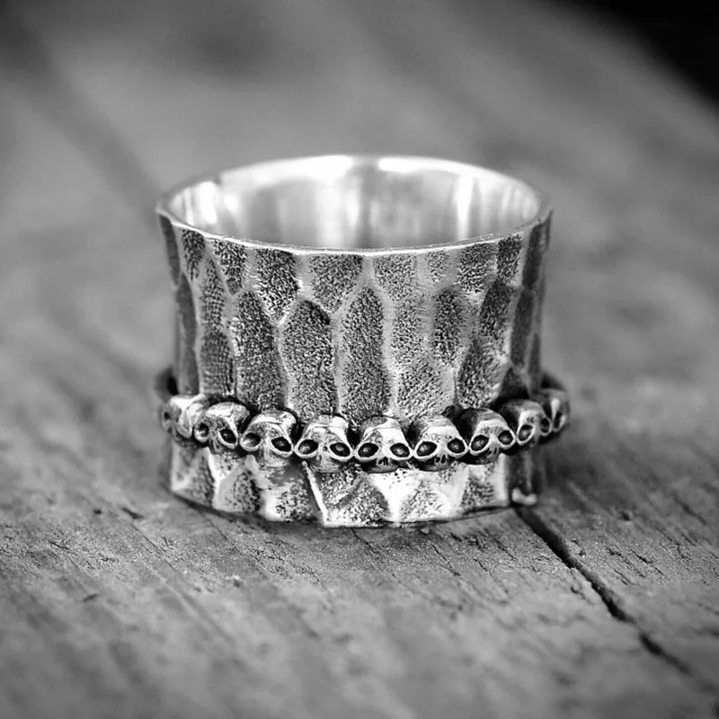 Huitan New Punk Women Rings Antique Silver Color Circle of Small Skull Hiphop Cool Girl Accessories Unique Gifts Fashion Jewelry Huitan New Punk Women Rings Antique Silver Color Circle of Small Skull Hiphop Cool Girl Accessories Unique Gifts Fashion Jewelry