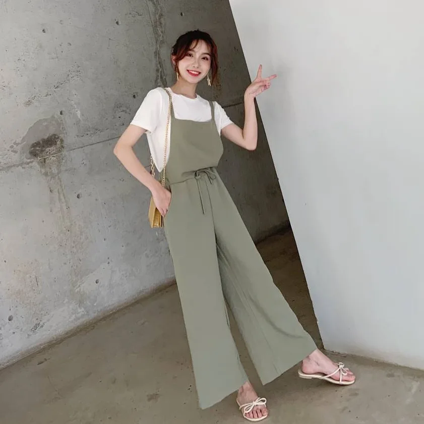 

Photo Shoot CHIC Hong Kong Flavor Elegant Ol Green Camisole One-piece Capri Loose Pants White Crew Neck T-shirt Women's Suit
