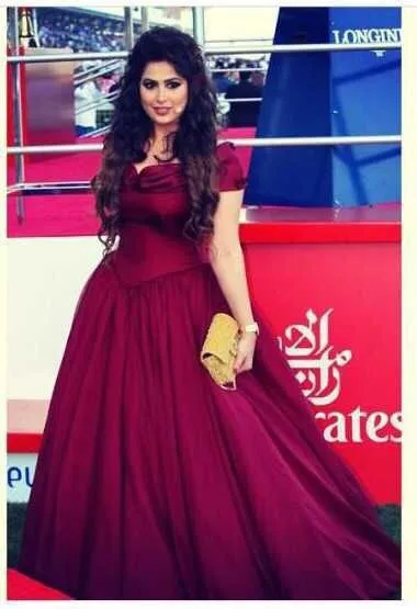 

2015 Arabian Design Burgandy V Neck Cap Sleeve Floor Length Satin Prom Dresses