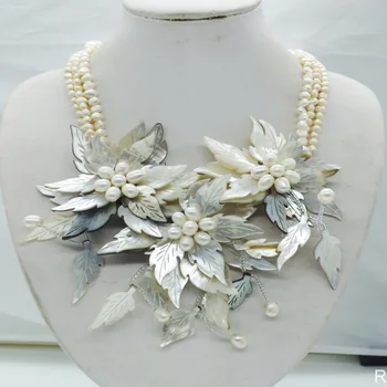 

New 2020# Charm Vintage lady ! Shell/pearl flower necklace