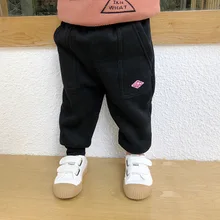 Детская одежда в Корейском стиле; бархатные брюки для обуви; Детские повседневные спортивные брюки для девочек; зимний стиль; большой карман; маленький значок; заяц