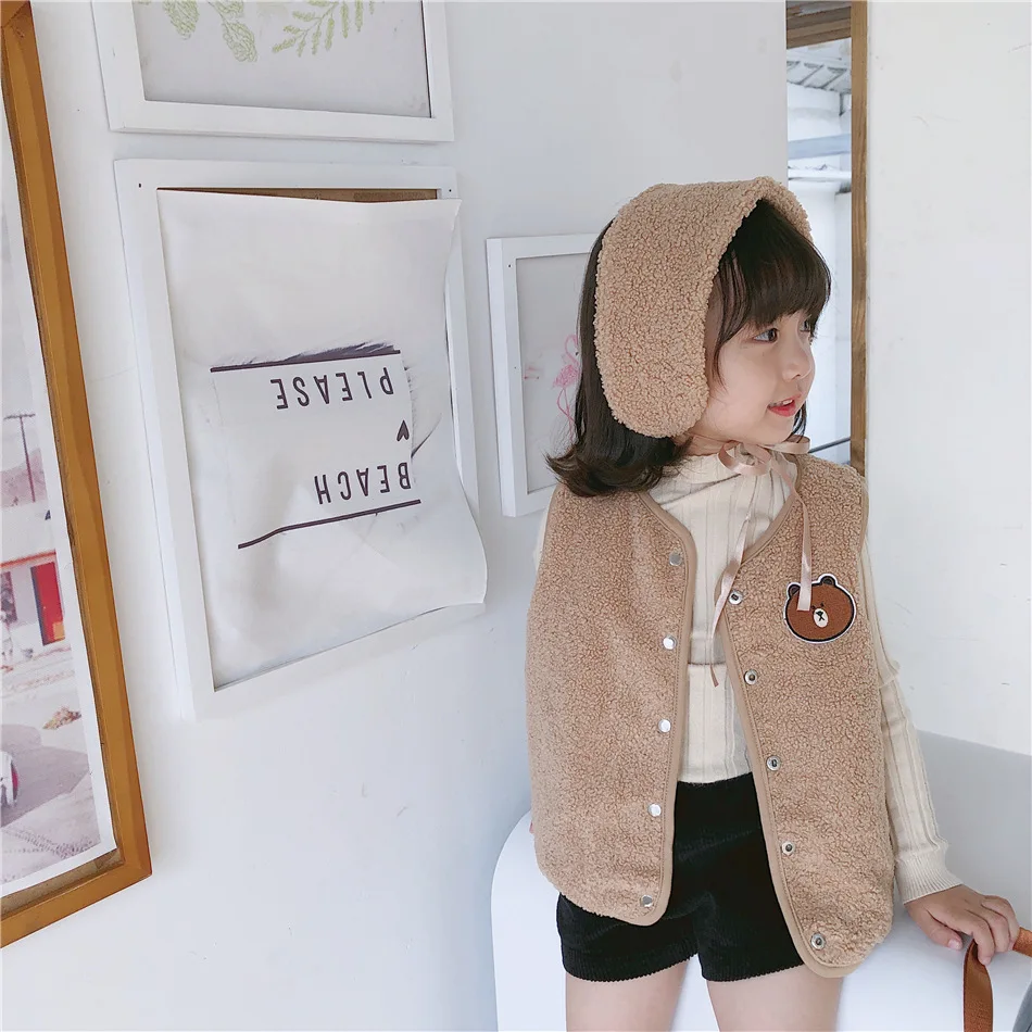 Tonytaobaby Autumn Winter Wear New Style Baby Boys and Girls Cartoon Fluffy Double-sided Wearable Vest with Scarf