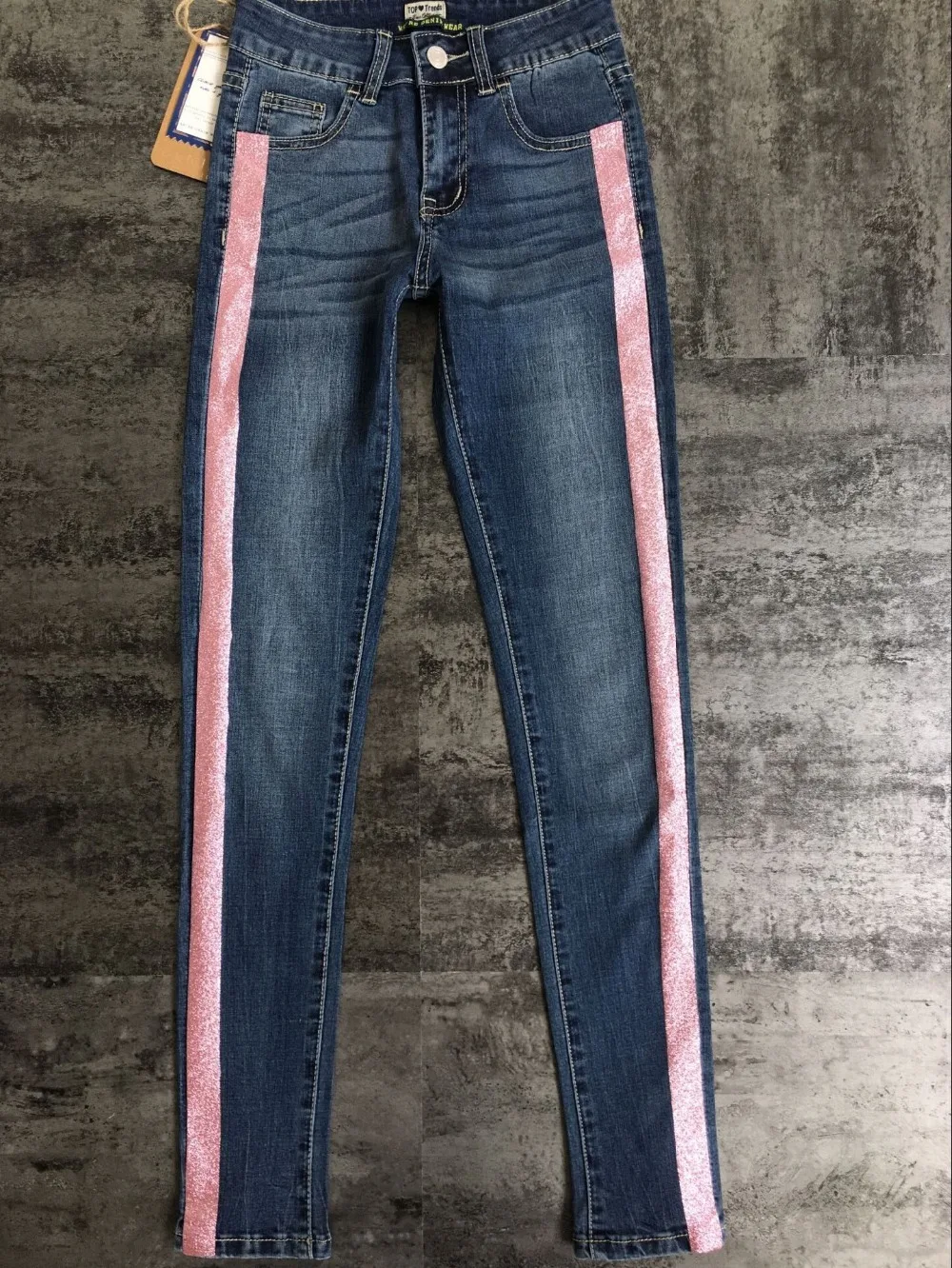 5670438345_1740210458