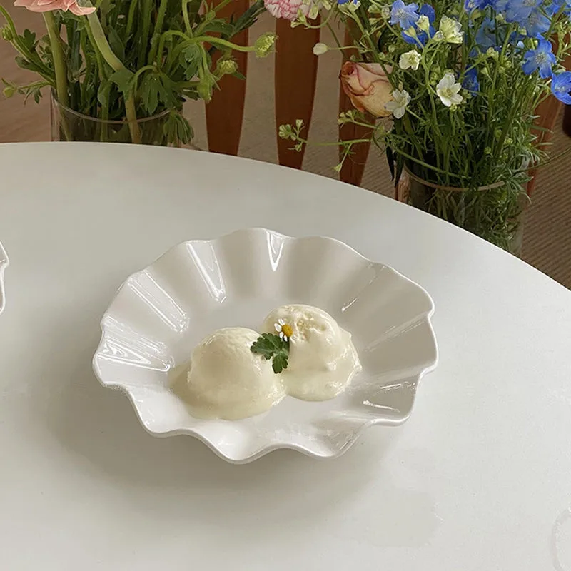 Cutelife Cute White Small Ruffle Plastic Cake Plate Sushi Breakfast Bread Dessert Kitchen Snack Restaurant Wedding