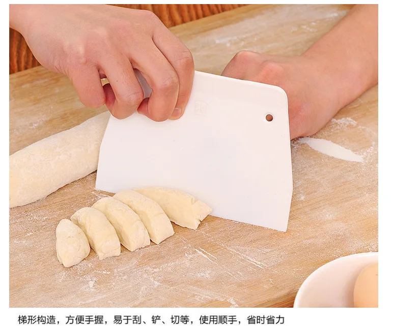 

Hard Plastic Pp Scraper Baking Tool Cake Butter Scraping Dough Scraper White