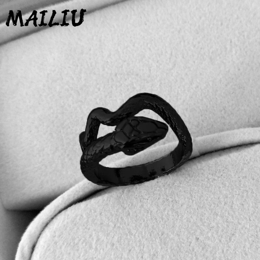 European Retro Punk Exaggerated Spirit Black Snake Ring 9styles