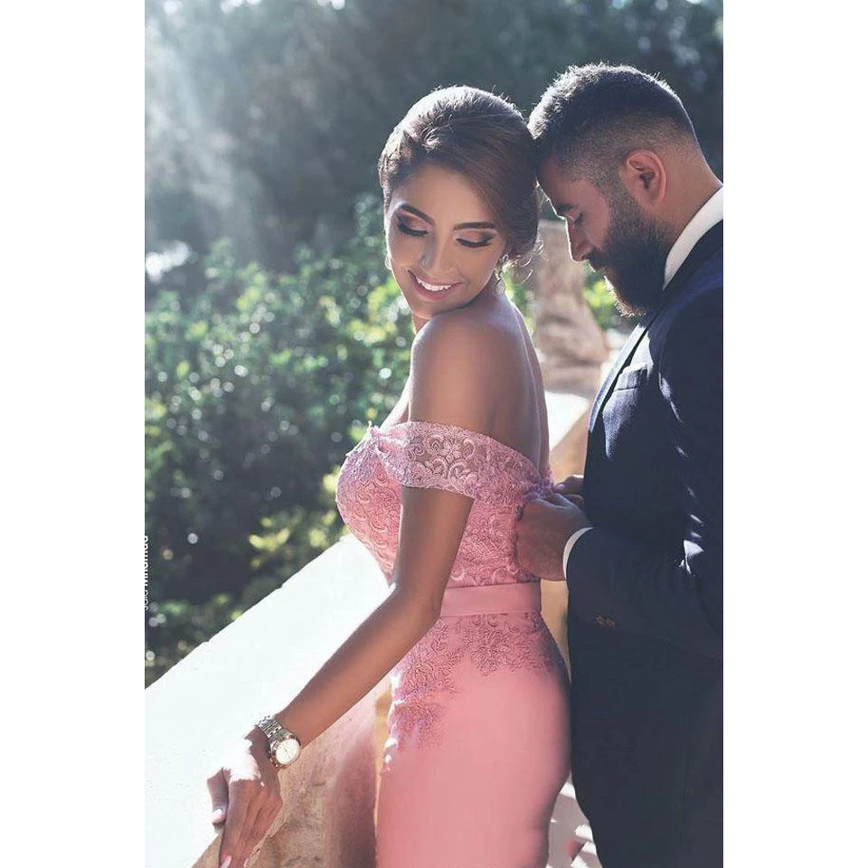 Sexy Off Shoulder Mermaid Prom Dresses Romantic Pink Lace Applique Party Evening Gowns With Satin Belt vestido de fiesta de gala
