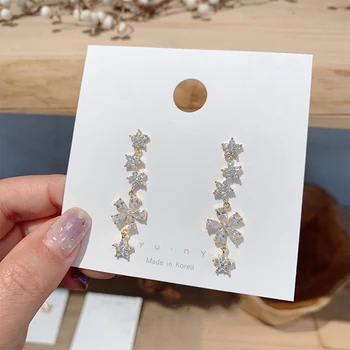 

2020 new flower rhinestone earrings Korean style temperament long earrings simple earrings show thin face Fashion Stud Earrings