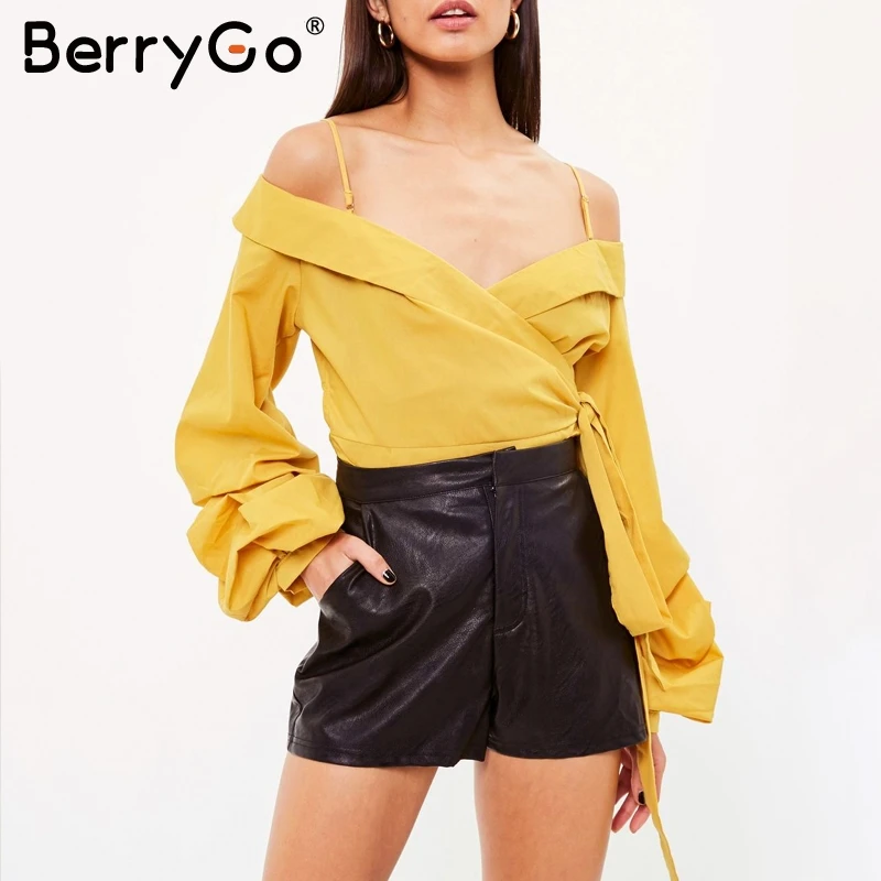 Женская блузка с открытыми плечами BerryGo белая Повседневная Блузка рюшами и