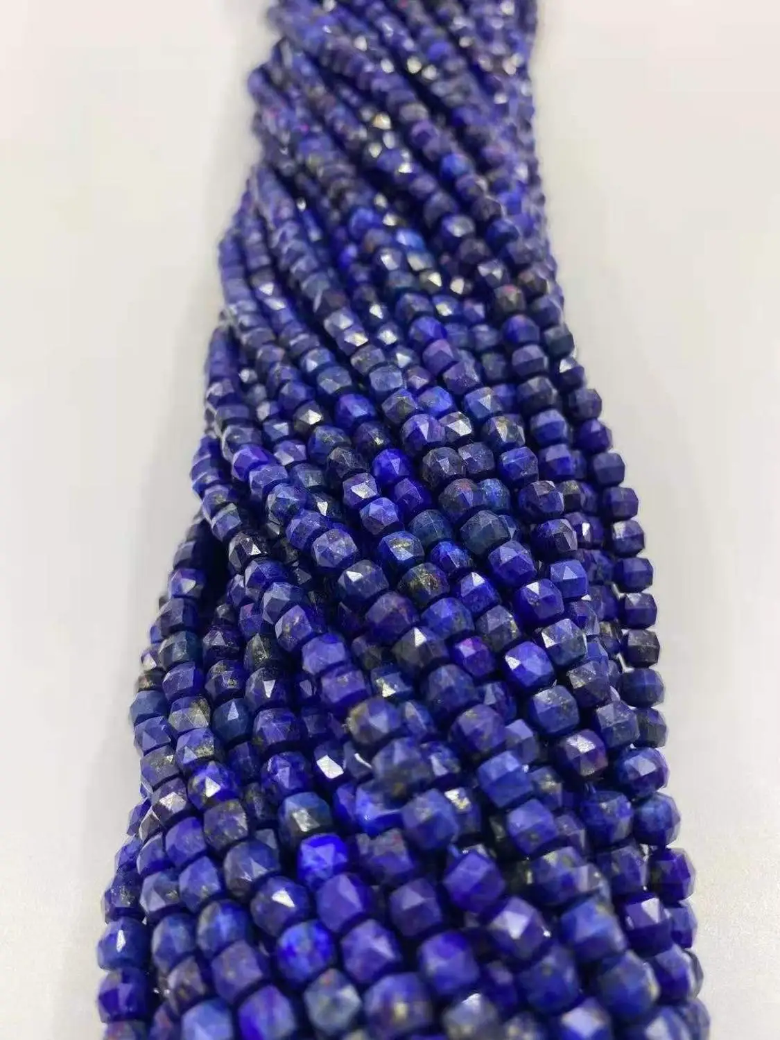 

Natural green gold square corner cutting 4.5x4.5 cut gem jewelry semi-finished beads DIY boutique 38 cm long