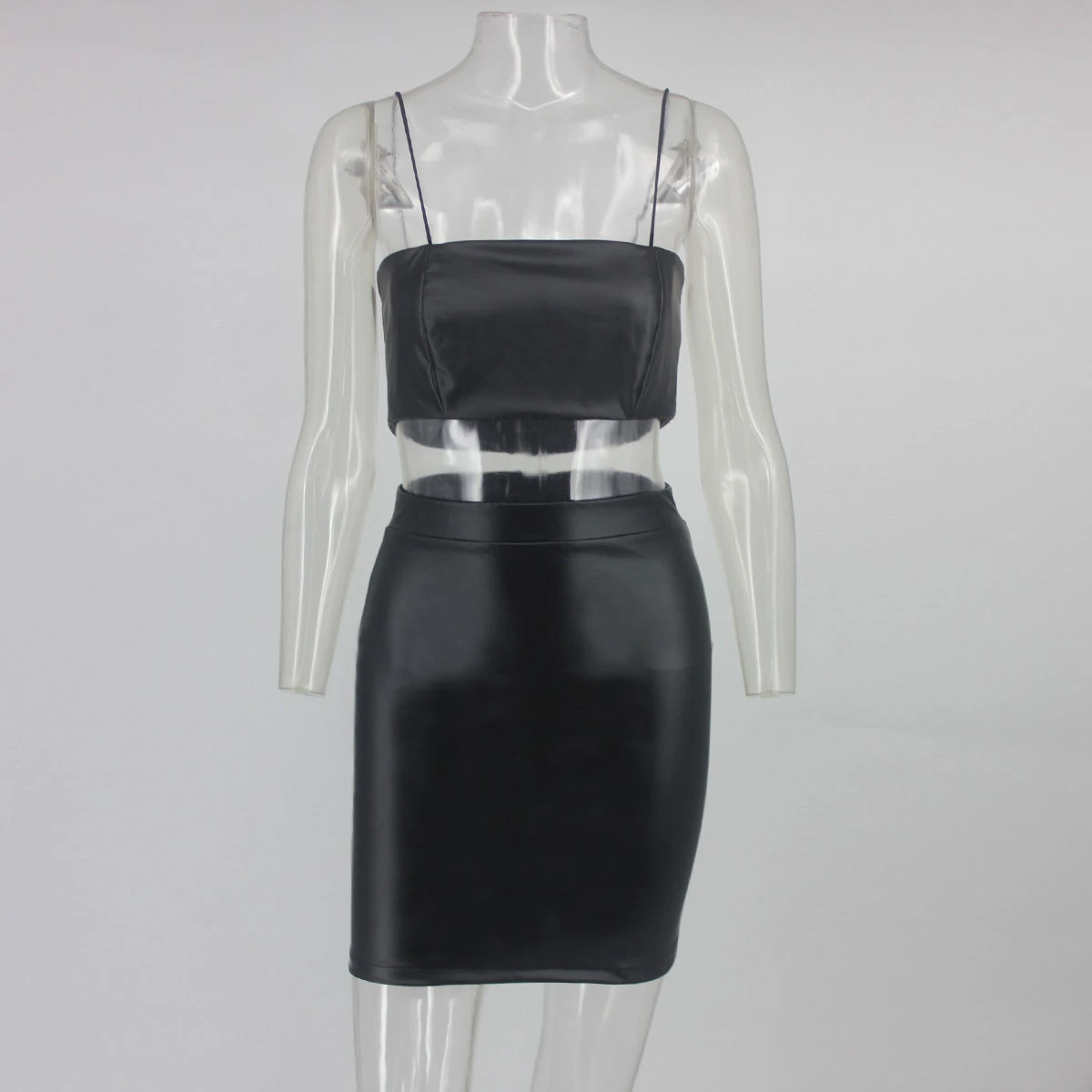 Justchicc сексуальный комплект из двух предметов из искусственной кожи облегающий укороченный Топ женский комплект 2 шт. Черное мини-платье на бретельках женский летний комплект