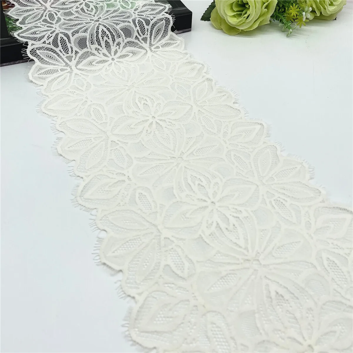 3y/lot 19.50cm Cream White Floral Elastic Stretch Lace Trim 1
