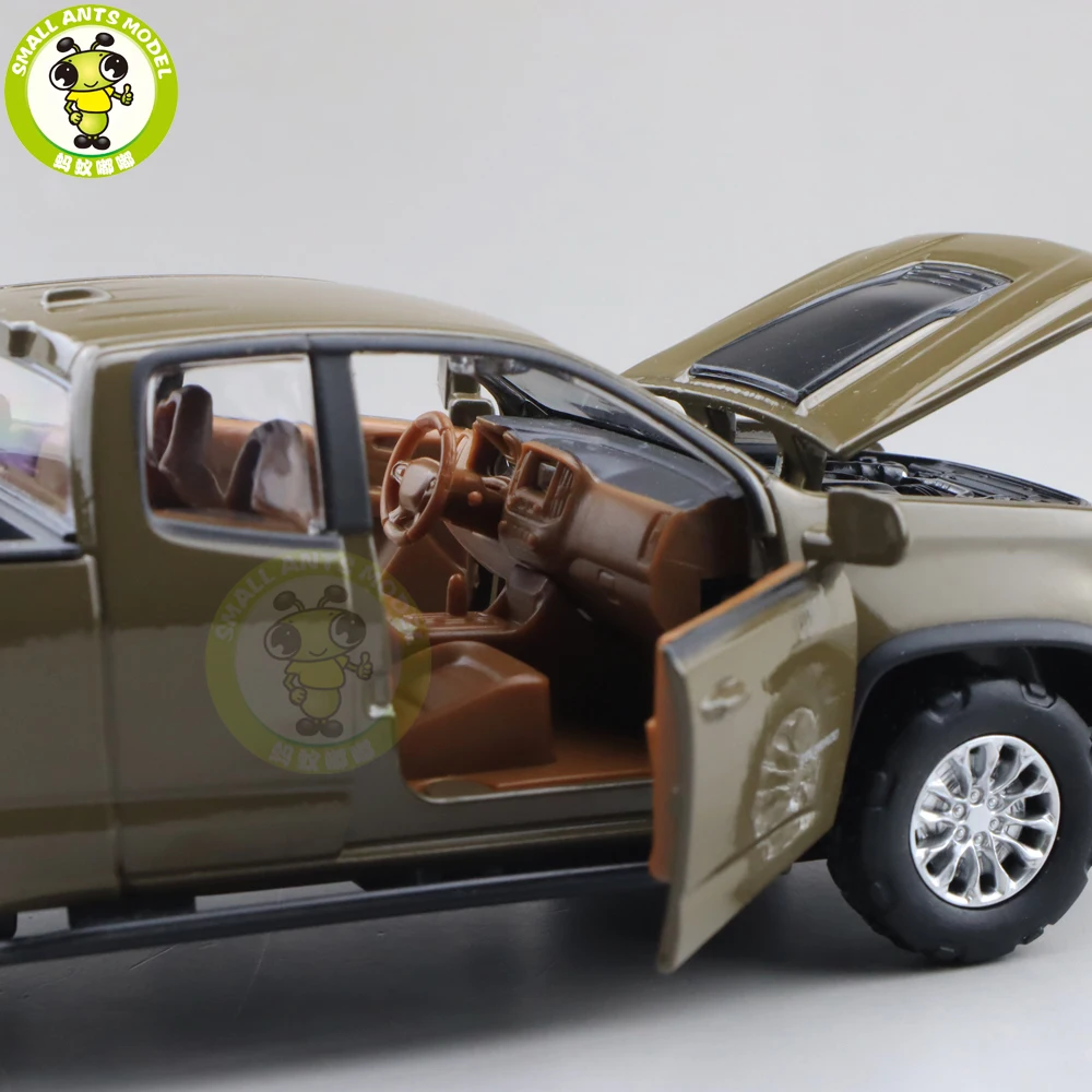 1/31 Chevrolet COLORADO Pickup Diecast Car Truck Model toys kids Boys Gifts