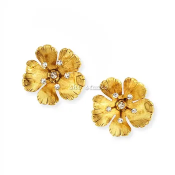 

Retro style gold-plated earrings European and American petals studded exaggerated earrings for women
