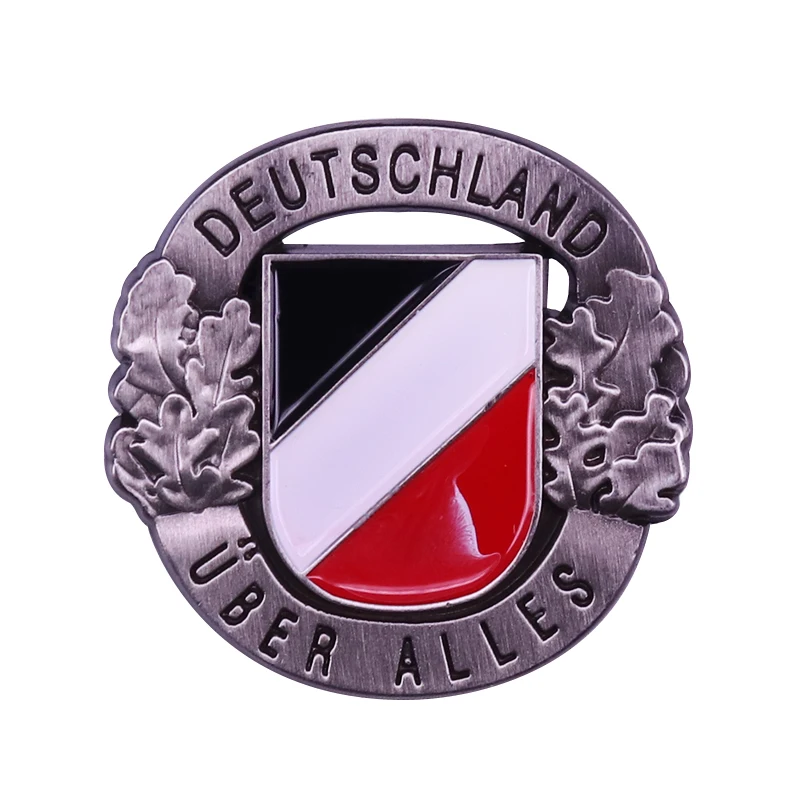 Deutschland Reich Flag Metal Badge With Oak Leafs