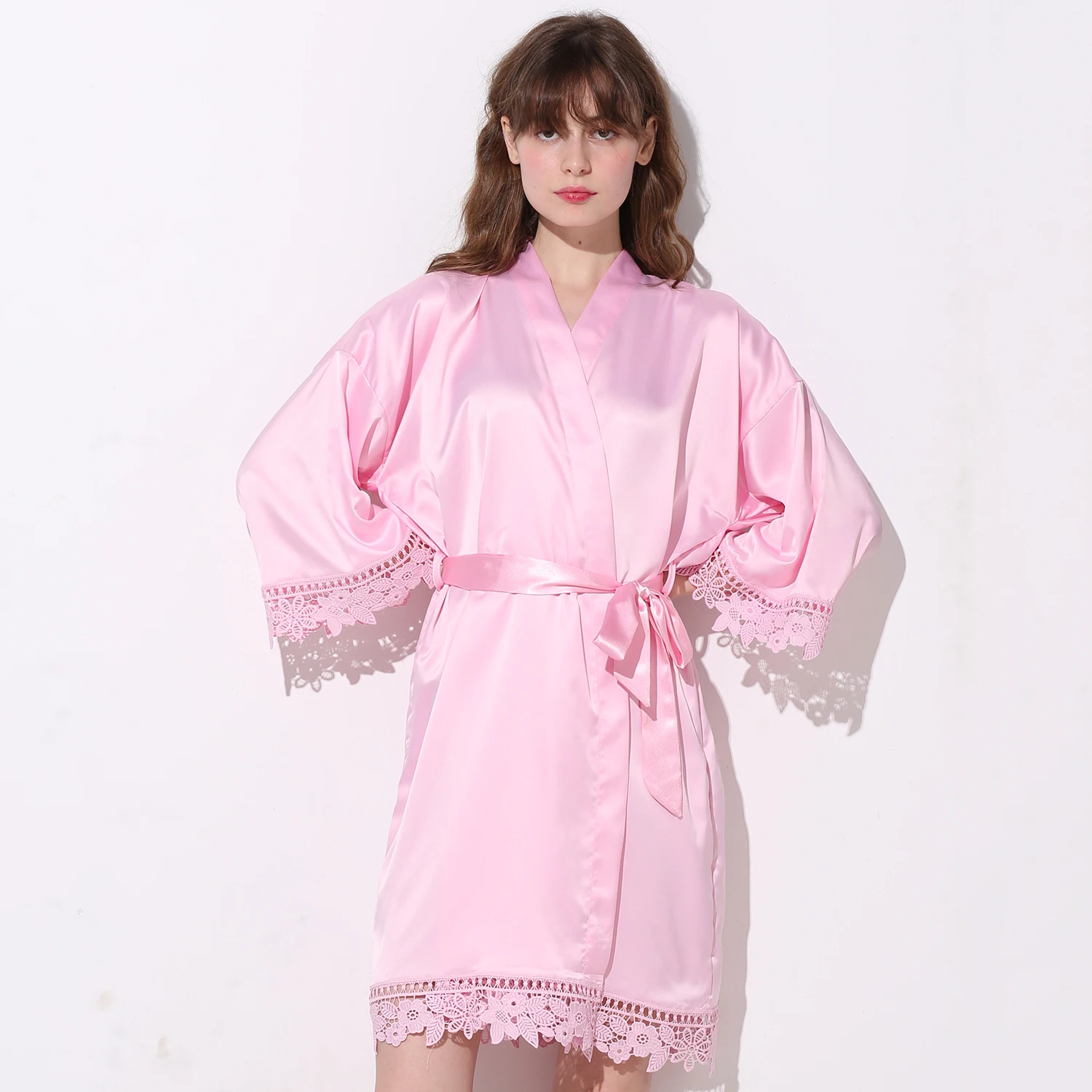 pink with print Пользовательские текст невесты матовый сатиновый кимоно халаты для невесты w/кружевной отделкой женский свадебный наряд короткий пояс халат пижамы - Цвет: pink with print