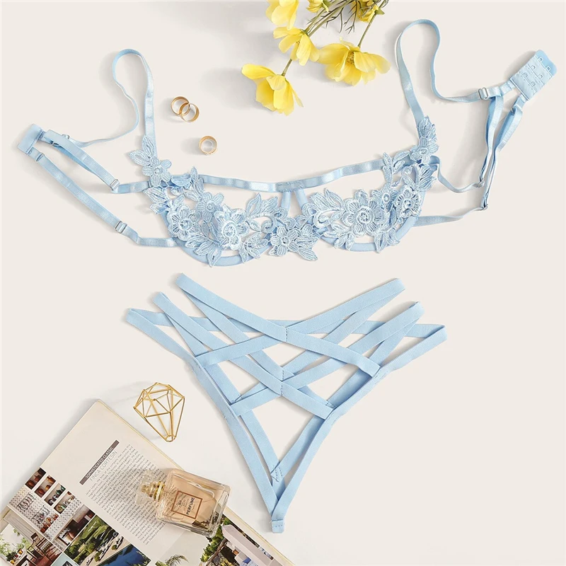 Comeondear Lace Bra Set Straps Women Hollow Out Sexy Costumes XL Black Lingerie Set Transparent bra + Panty Open Crotch RB80854