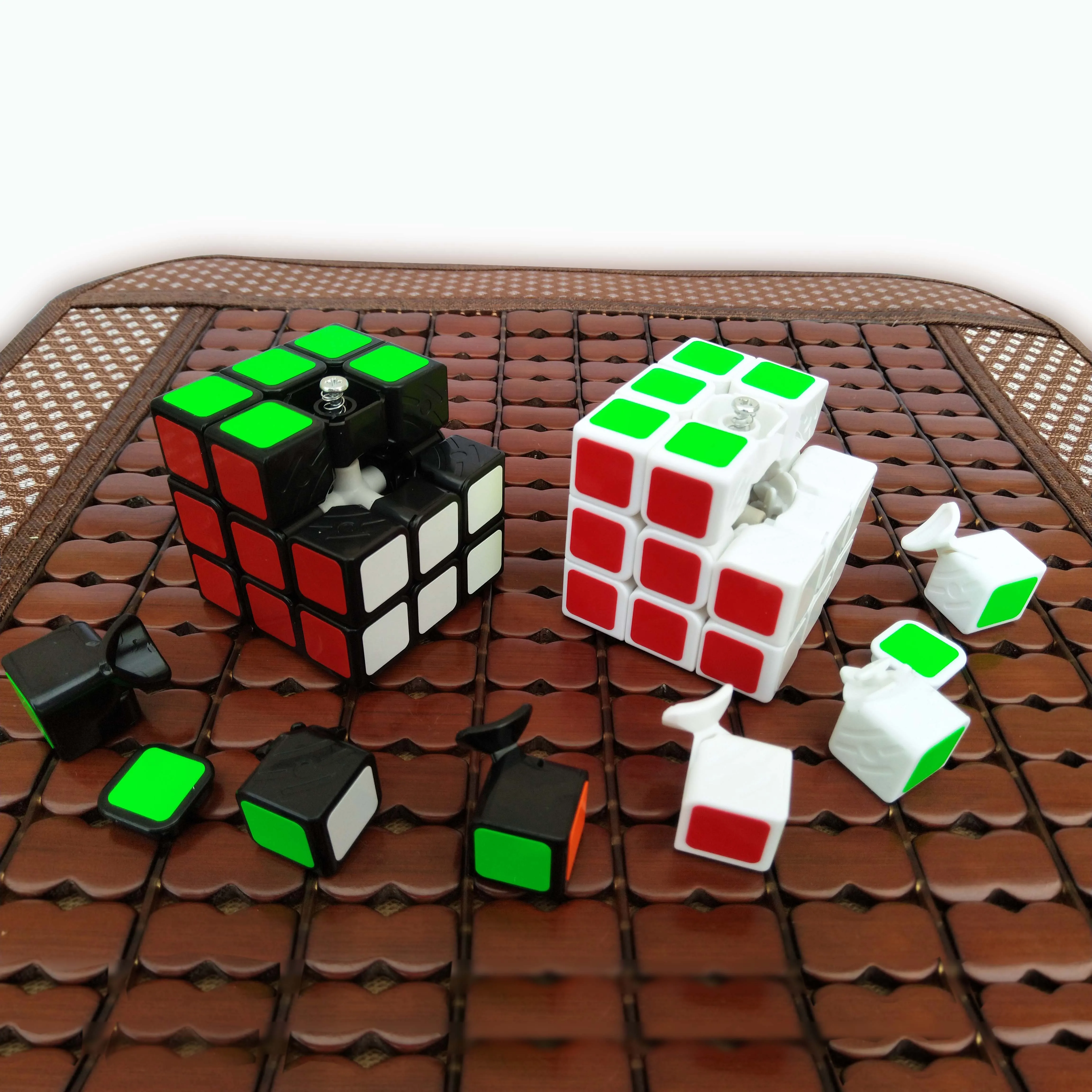 QiYi Профессиональный 3x3x3 магический куб скоростные кубики головоломка Нео Куб 3х3 Cubo Magico наклейка для взрослых Развивающие игрушки для детей подарок