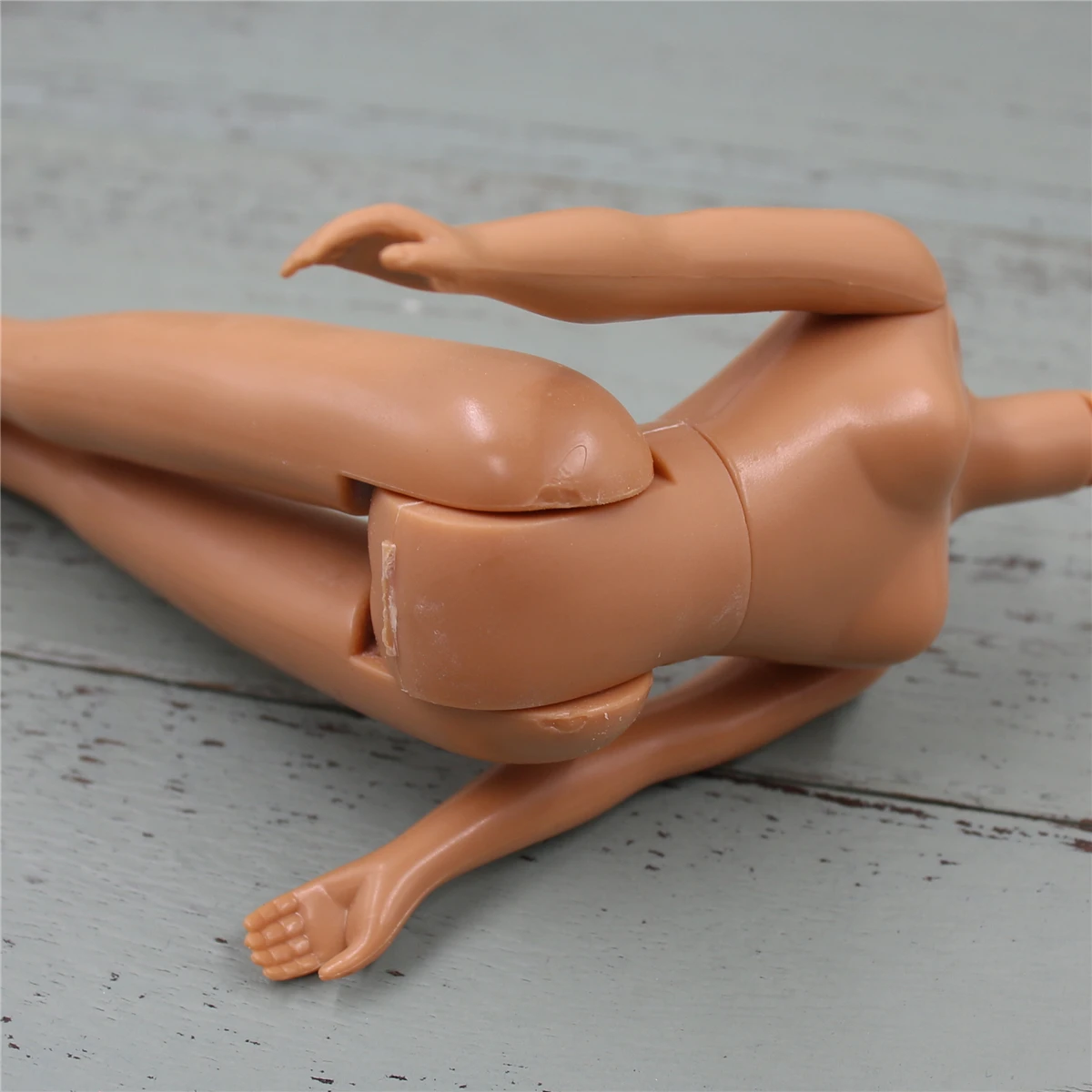 Neo Blythe Licca Doll Body with Regular Bendable Design 2