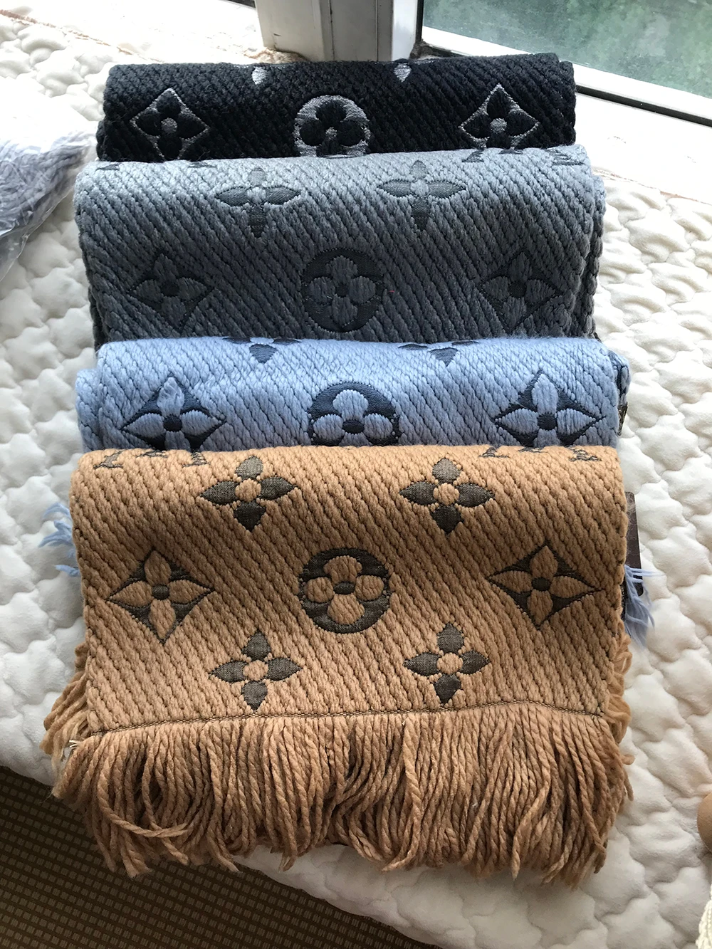

2019 new arrival women's cashmere scarfs women's long design scarves cashmere scarves