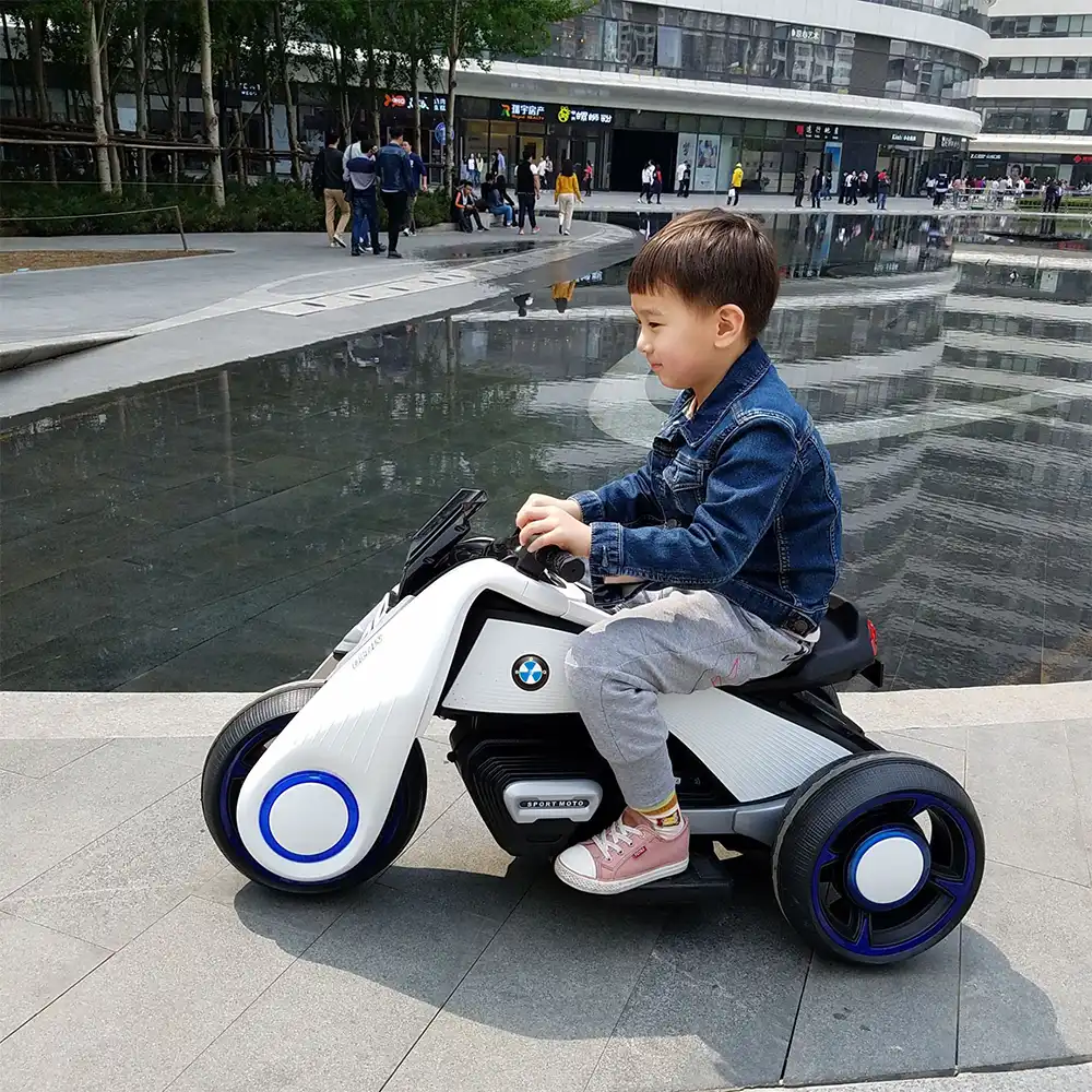 rechargeable tricycle
