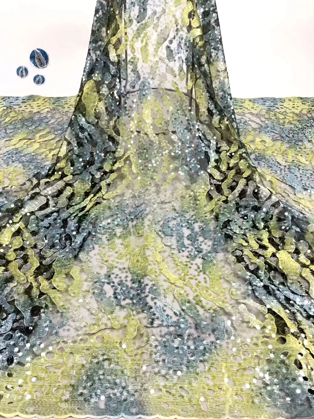 

Latest Nigerian Laces Fabrics High Quality African Sequins Laces Fabric Wedding Tulle Lace fabric