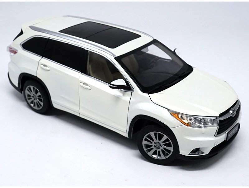 1:18 TOYOTA HIGHLAND литая под давлением Модель автомобиля игрушки Металлическая Модель автомобиля оригинальная коробка