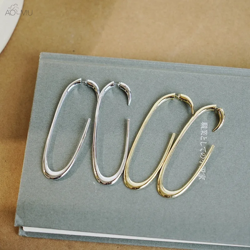 

AOMU Exaggerated S925 Sterling Silver Pin Fashion Paper Clip Metal Geometry Stud Earrings for Women Birthday Gifts Party