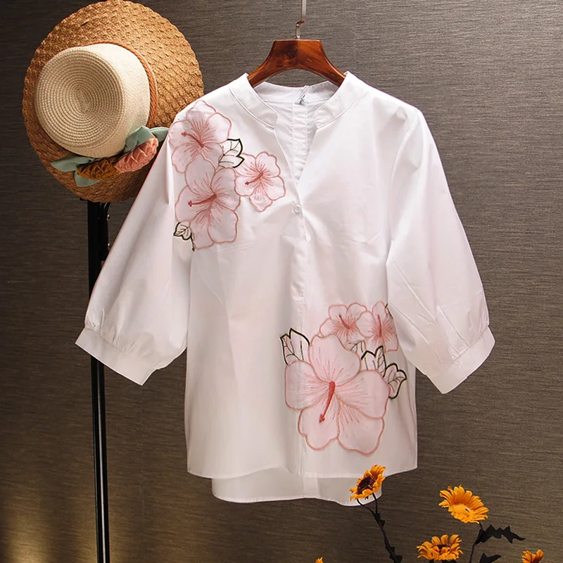 

Three Quarter Sleeve Blouse Women V-neck Shirt Harajuku Style Cotton Blouse Female Floral Embroidery Shirts White Tops Mujer