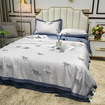 

1PCS Summer Washed Silk Quilt Blanket for Bed Thin Cool Comforter Duvet Luxurious Bedspread for Double Queen Bedding Bed Cover
