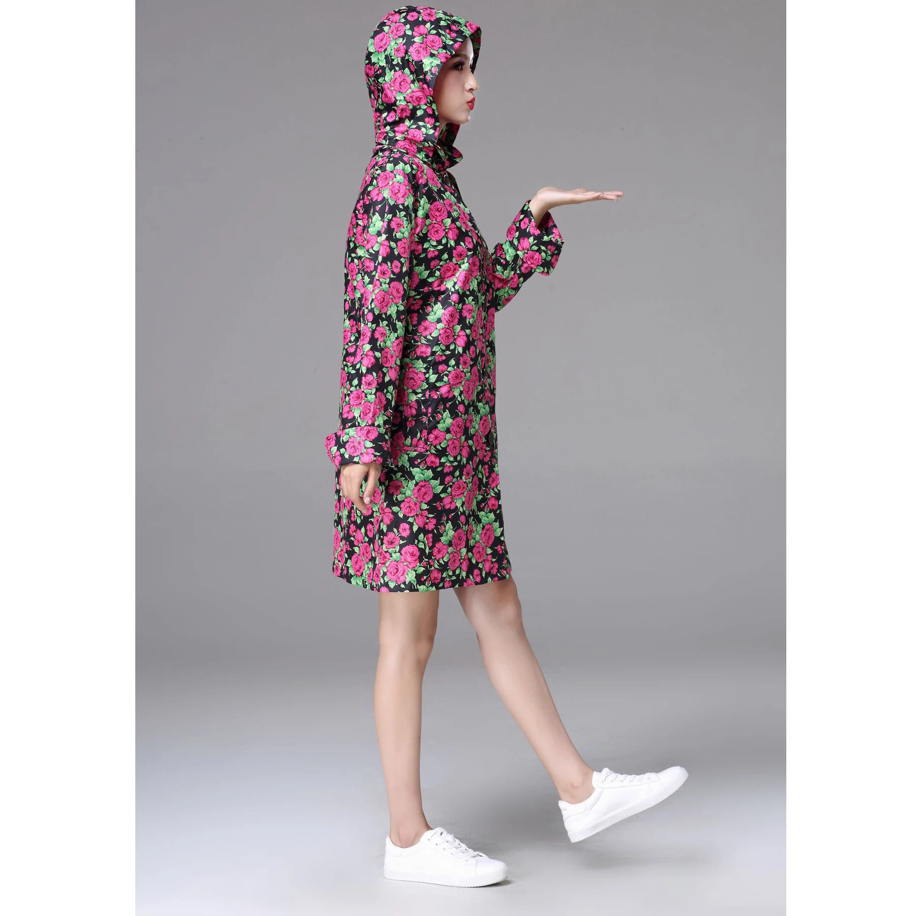 Red Rain Jacket impermeable Women Raincoat Hiking Fashion Rain Coat 190T Nylon Fabric Rain Jacket Girls
