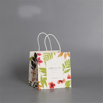 

White Kraft Paper Bag Clothes' Packaging Carry Bag Gift Bag Printing Gift Bags Wedding Party Fashion Party Gifts Bags
