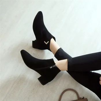 

Autumn and winter new leather bare boots and ankle boots plus velvet Martin boots thick with pointed female boots