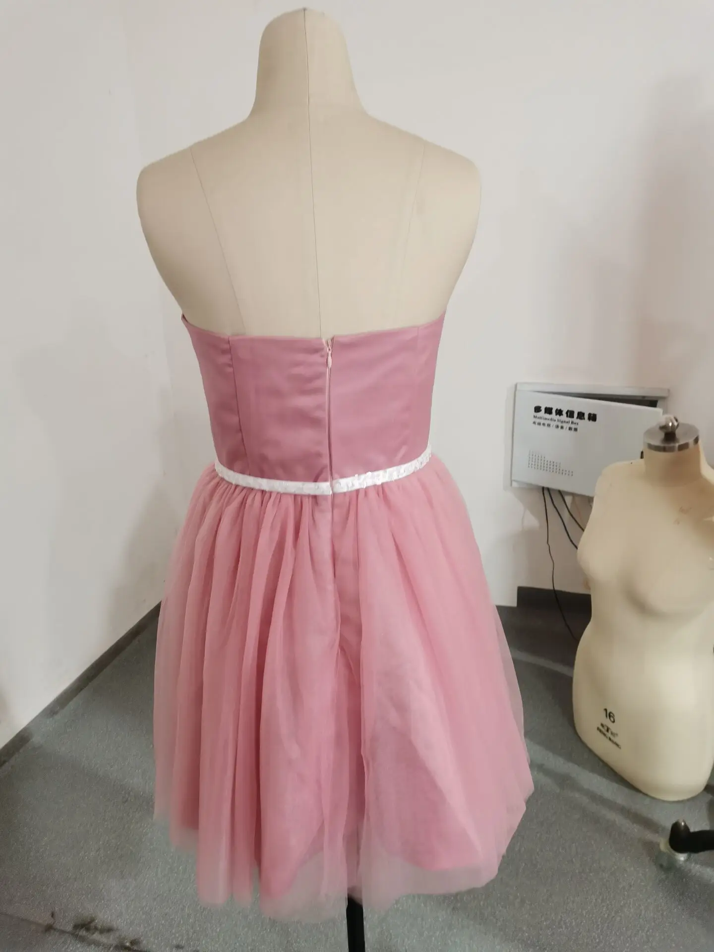 Short Mini prom dresses Sweetheart prom dress a-line Crystal Beaded party Gown Cheap Tulle Skirt