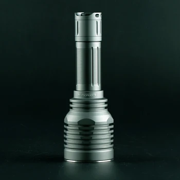 

Convoy M21C SST40 XHP70.2 flashlight