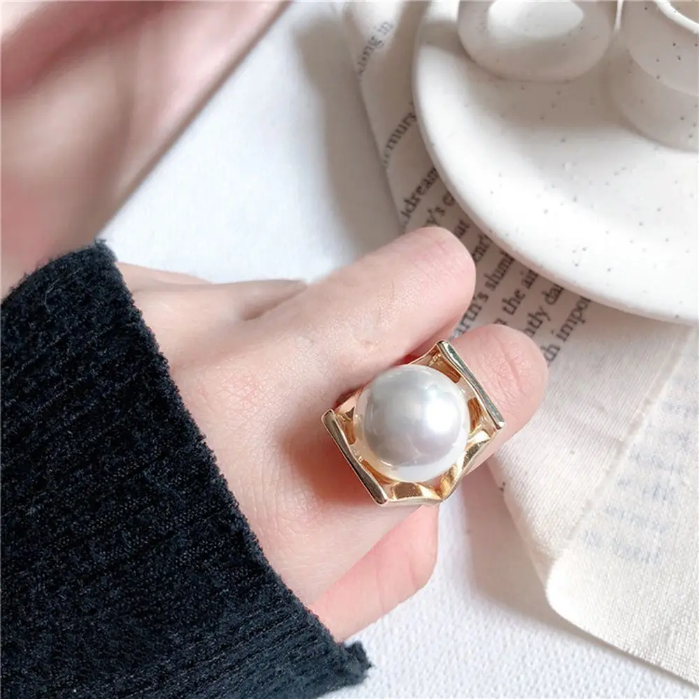 

New Alloy Jewelry Ring Big White Pearl Ring Fashion personality Ring Jewelry For Women Party Jewelry Accessories Best Gift