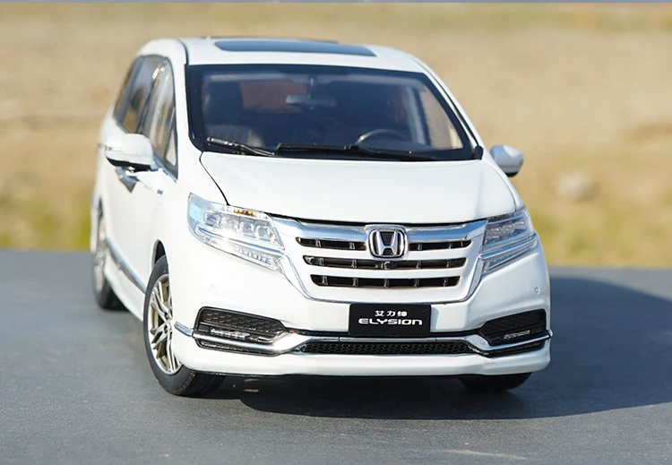 Коричневый/белый 1:18 Масштаб Honda MPV Elysion литья под давлением модель автомобиля с небольшим подарком