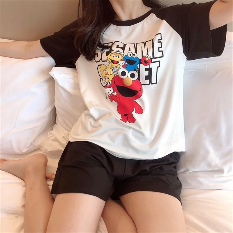 

Woman Cartoon Sesame Street Print Pajamas Set Sweet Short Sleeve T-Shirt and Elastic Waist Shorts Summer Pajamas PJ Set