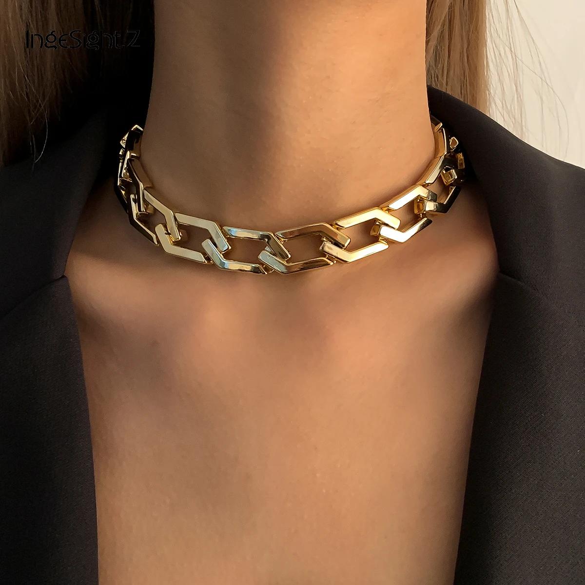 IngeSight.Z Retro Irregular Geometric Plastics Chain Choker