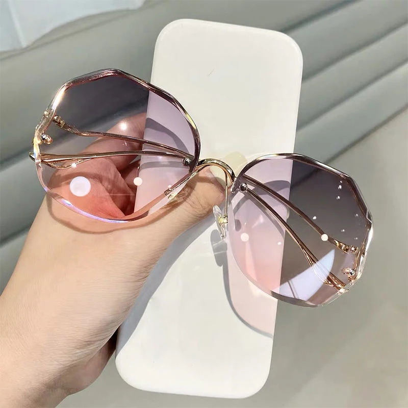2021 Fashion Tea Gradient Sunglasses Women Ocean Water Cut Trimmed Lens Metal Curved Temples Sun Glasses Female UV400