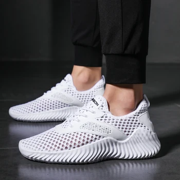 

Summer Lightweight Breathable Casual Shoes Men Flyknit Mesh Tide Lace Up Plus Size 36-47 Running Sneakers Men Zapatillas Hombre